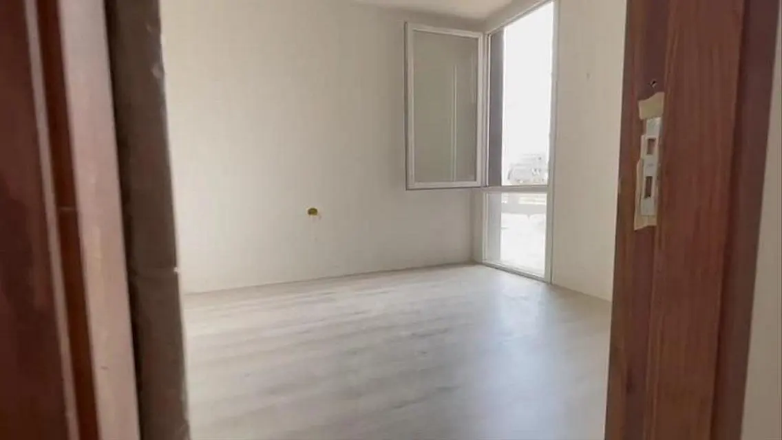Luxury Three-Bedroom Apartment with Stunning Landmark View