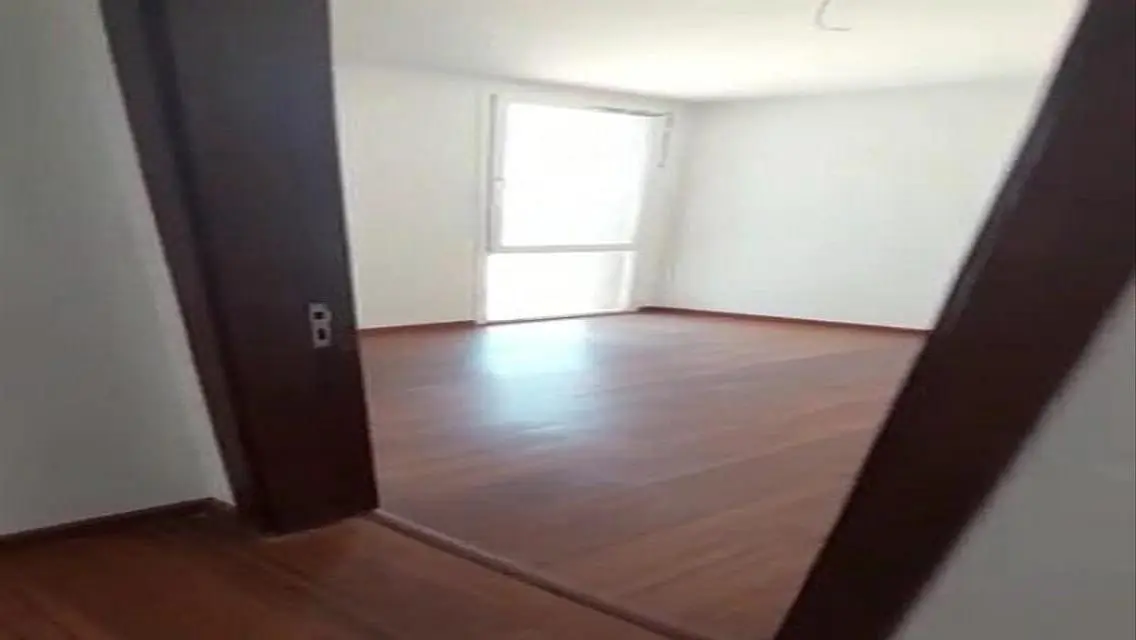 Luxury Three-Bedroom Apartment with Stunning Landmark View