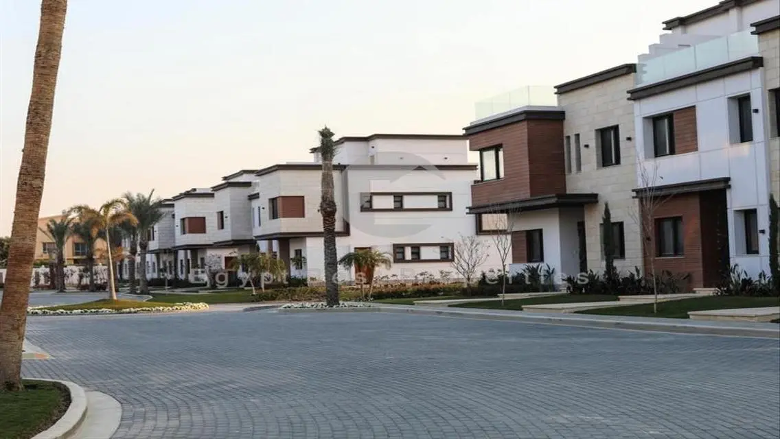 امتلك فيلا للبيع في ازار بمقدم 5%