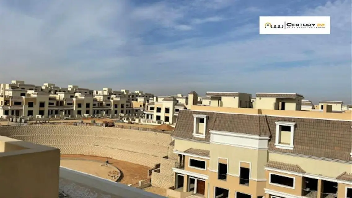 كواترو للبيع بسعر و بموقع مميز فى كمبوند تاج سيتى.