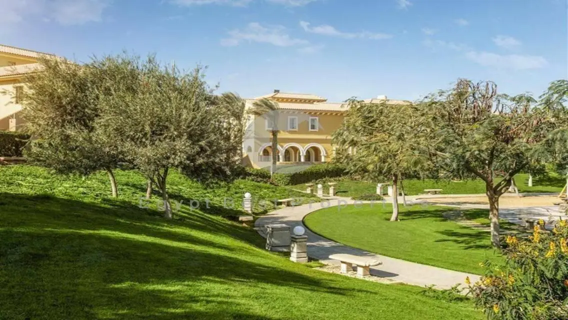 town house for sale in hyde park compound