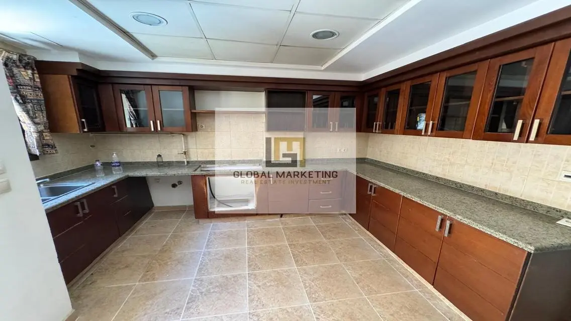 Luxury Residence in a Quiet Area with Private Garden