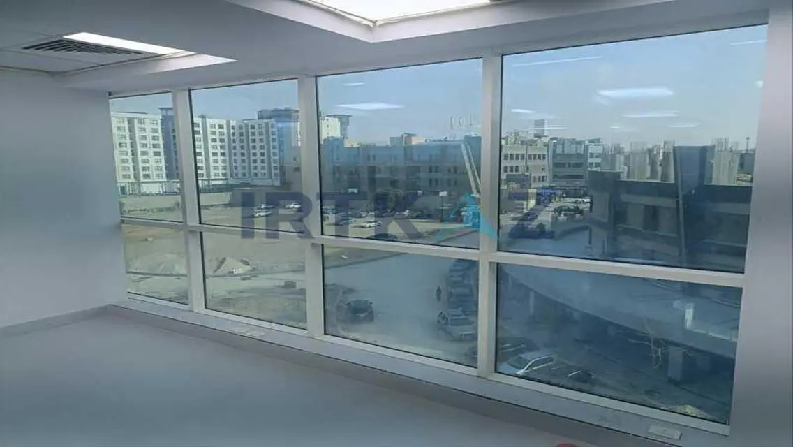 A PRIME LOCATION Office FINISHED in Business Plus