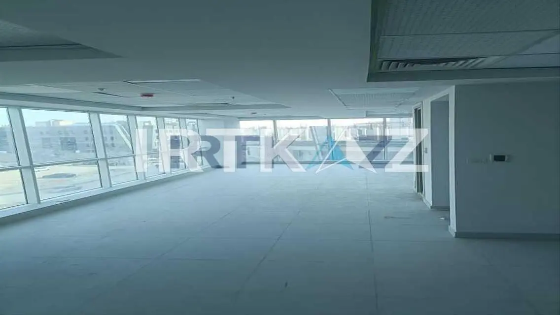 A PRIME LOCATION Office FINISHED in Business Plus