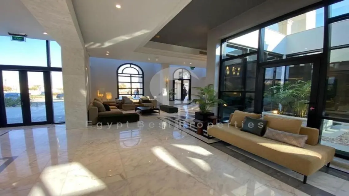 Lowest Price Villa in Hyde Park on Central Park
