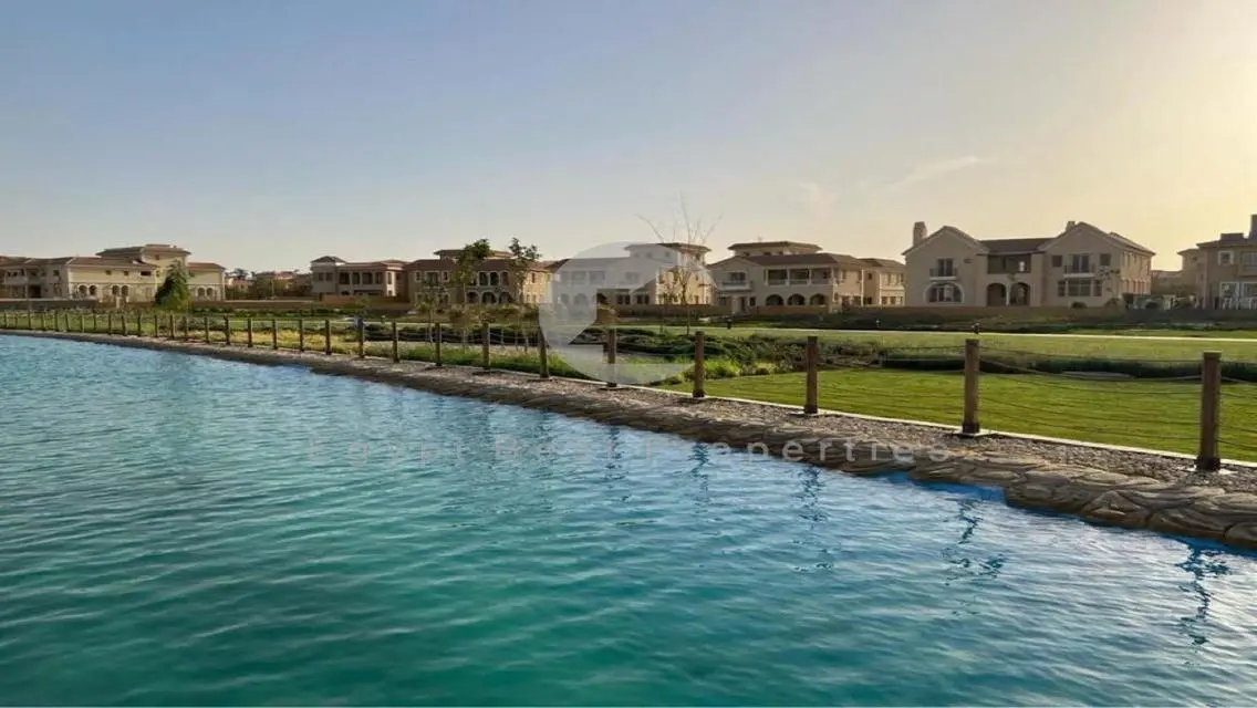 Lowest Price Villa in Hyde Park on Central Park