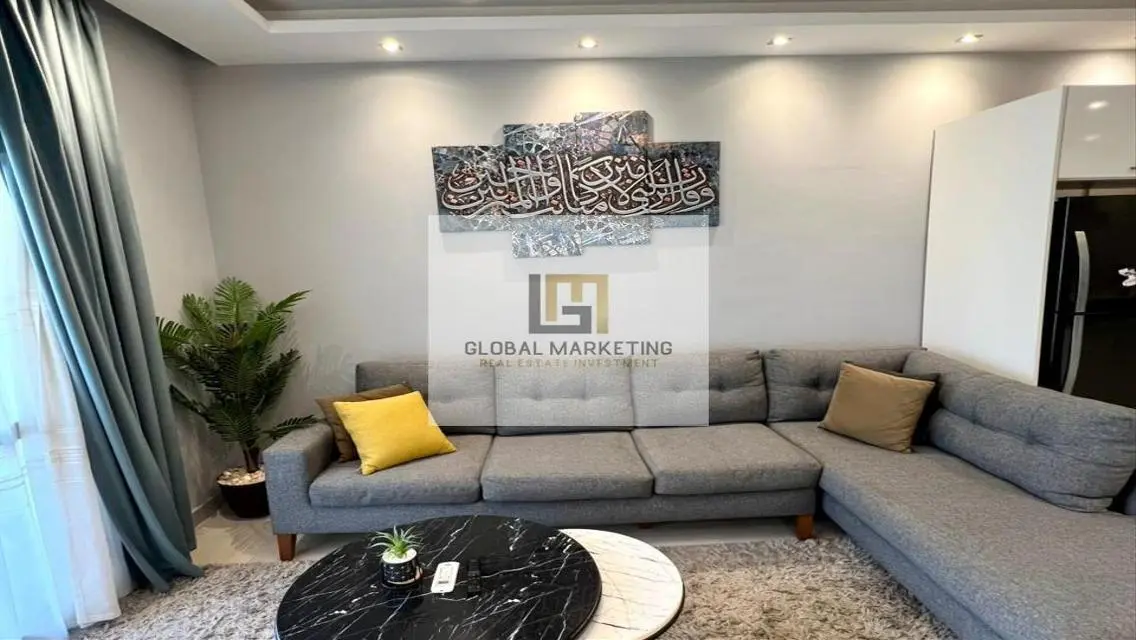 شقة مفروشة بالكامل مودرن للايجار بكمبوند ايستاون