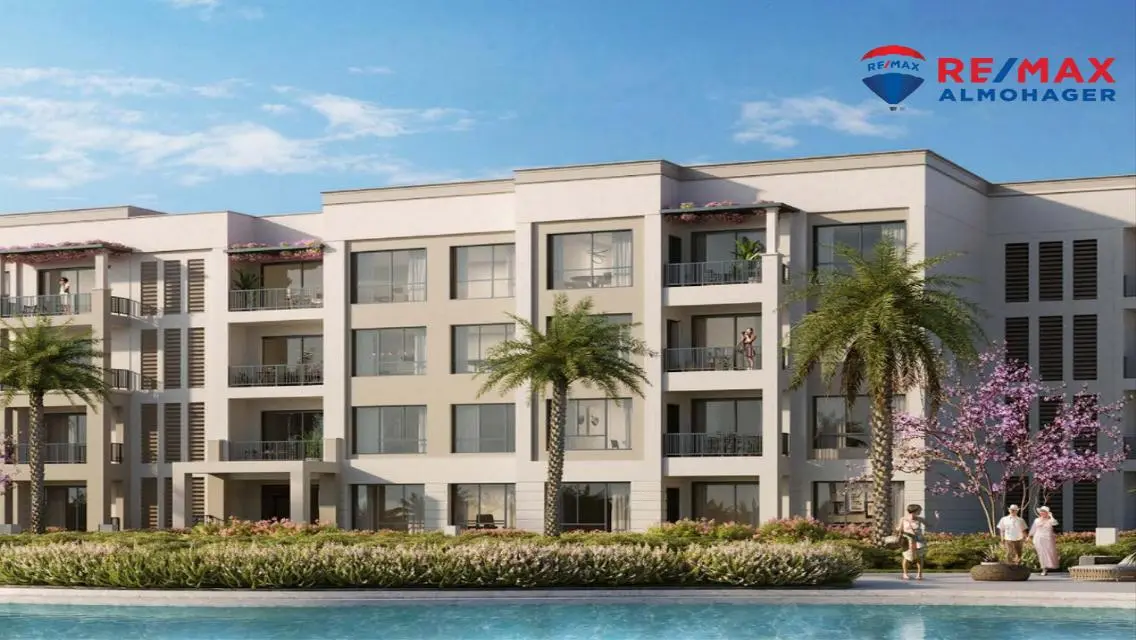 Luxury Apartment with Lake View