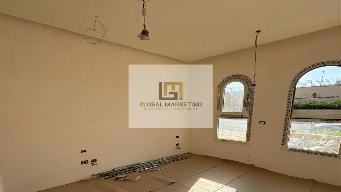 Luxury Apartment with Private Garden and Lake View