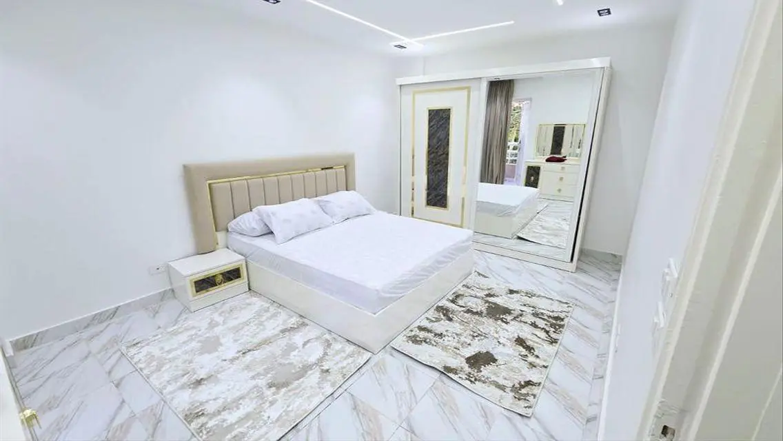 شقه مميزه للبيع في مدينتي بالفرش والاجهزه في B6