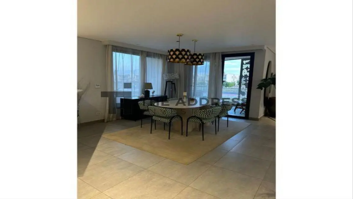 شقة متشطبة بكمبوند palm hills بالتقسيط حتي 12 سنة