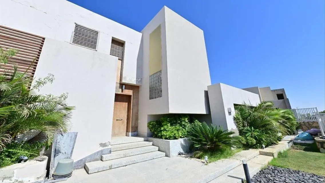 lagon villa with cabana with attractive price -