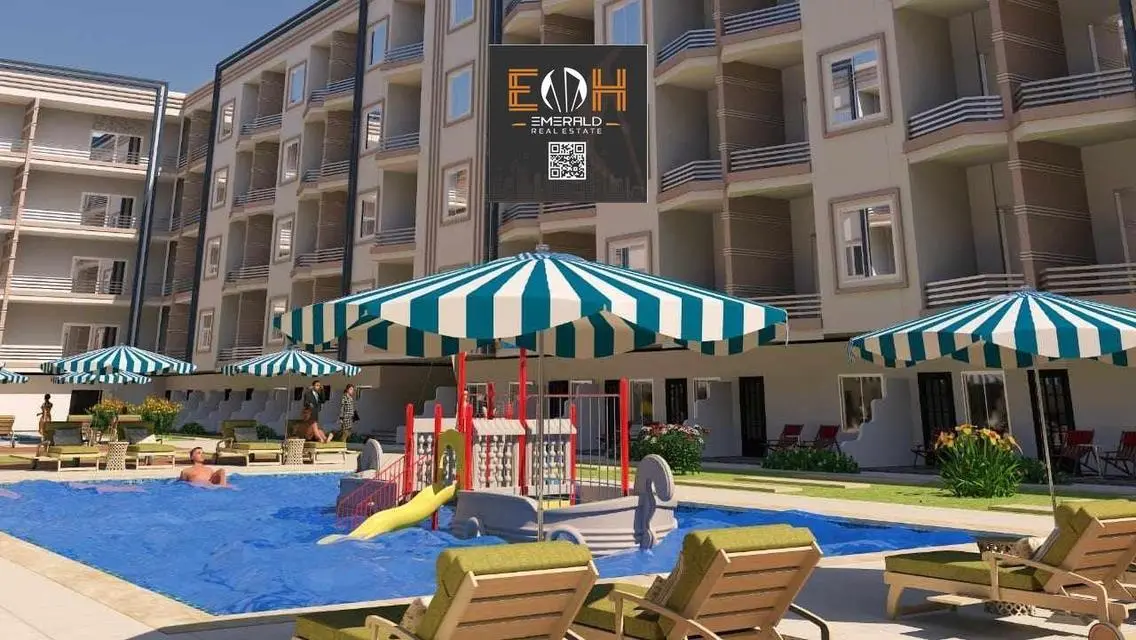 Luxurious Apartment with Private Garden and Pool