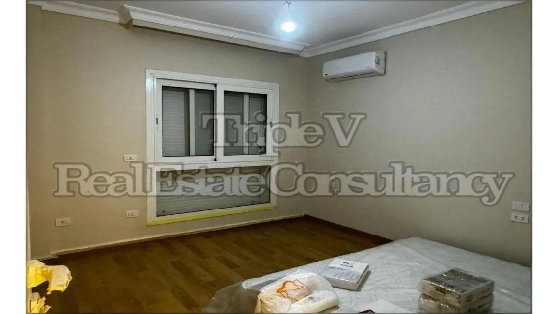 Ultra Super Lux With Kitchen, Appliances and Ac&#39;s