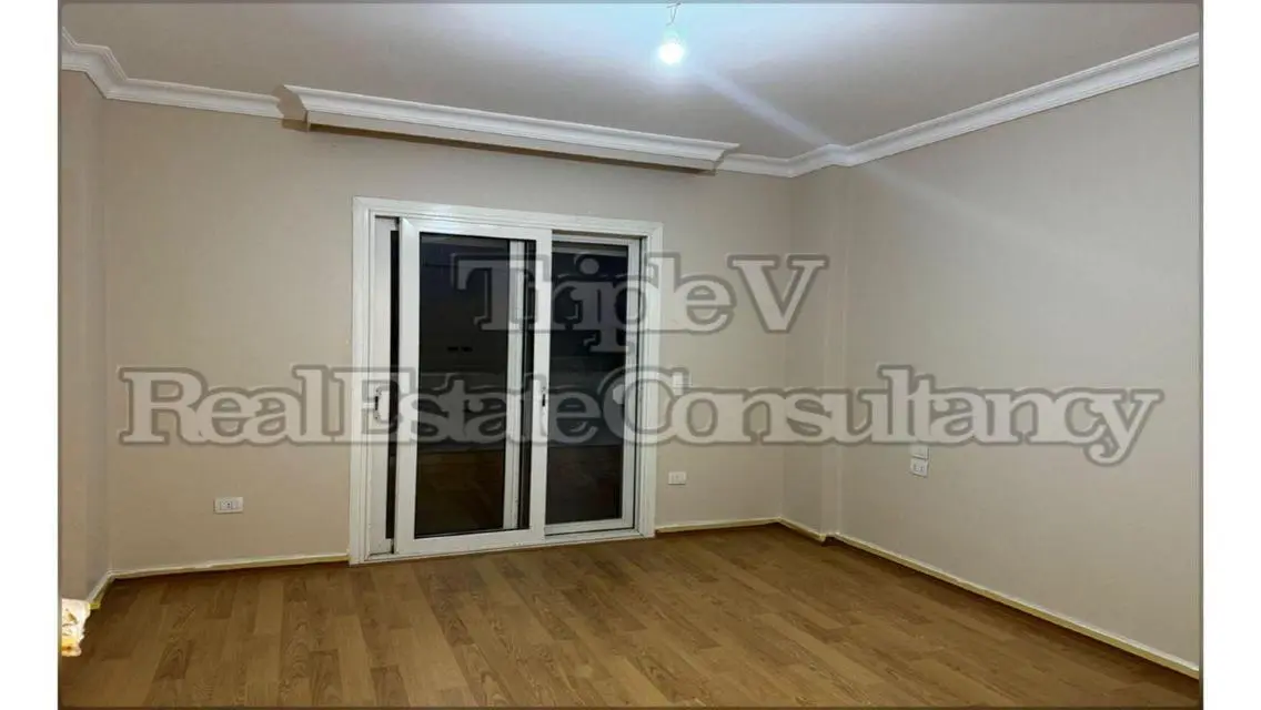 Ultra Super Lux With Kitchen, Appliances and Ac&#39;s