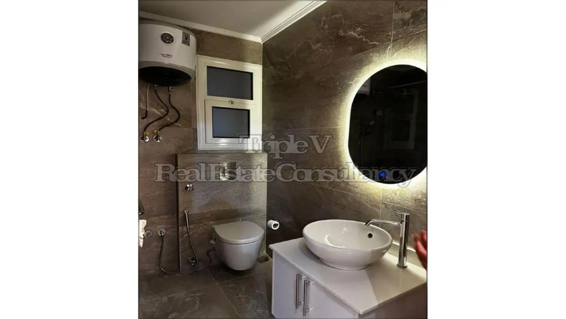 Ultra Super Lux With Kitchen, Appliances and Ac&#39;s