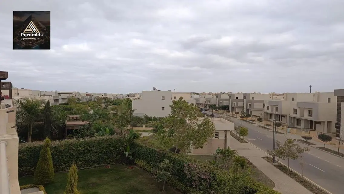 فيلا للايجار في جراند هايتس .