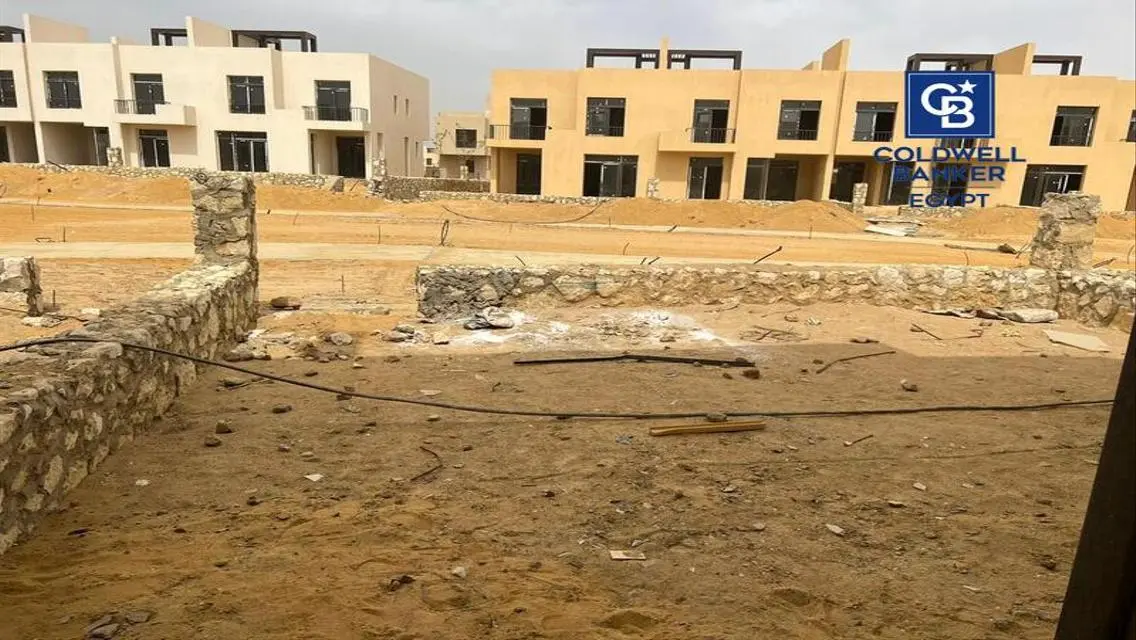 villa Prime location For Sale In O West