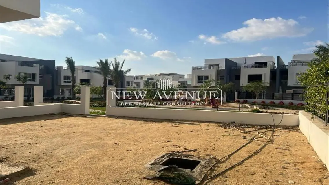 Delivered Twinhouse with Dp in Hydepark New cairo