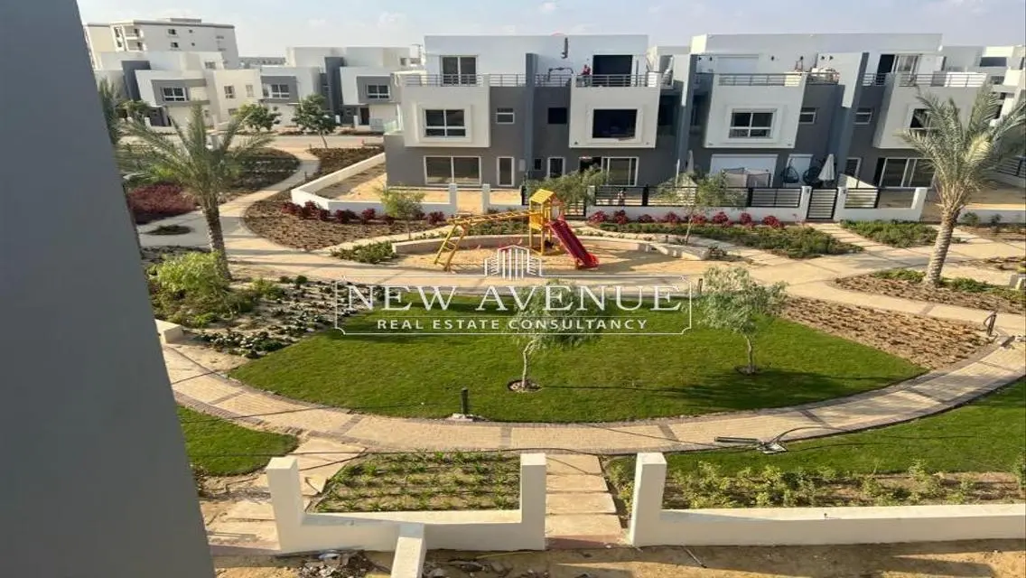 Delivered Twinhouse with Dp in Hydepark New cairo