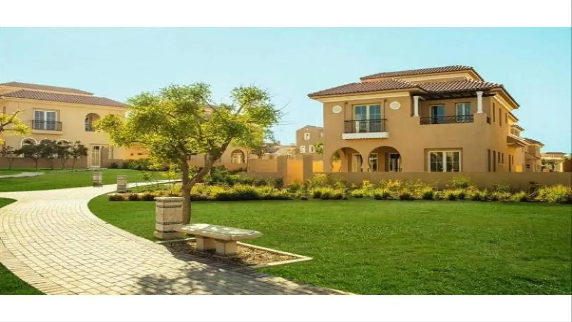 TownHouse ForSale at the lowest price in HYDE PARK