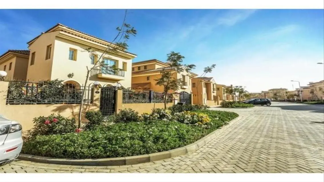TownHouse ForSale at the lowest price in HYDE PARK
