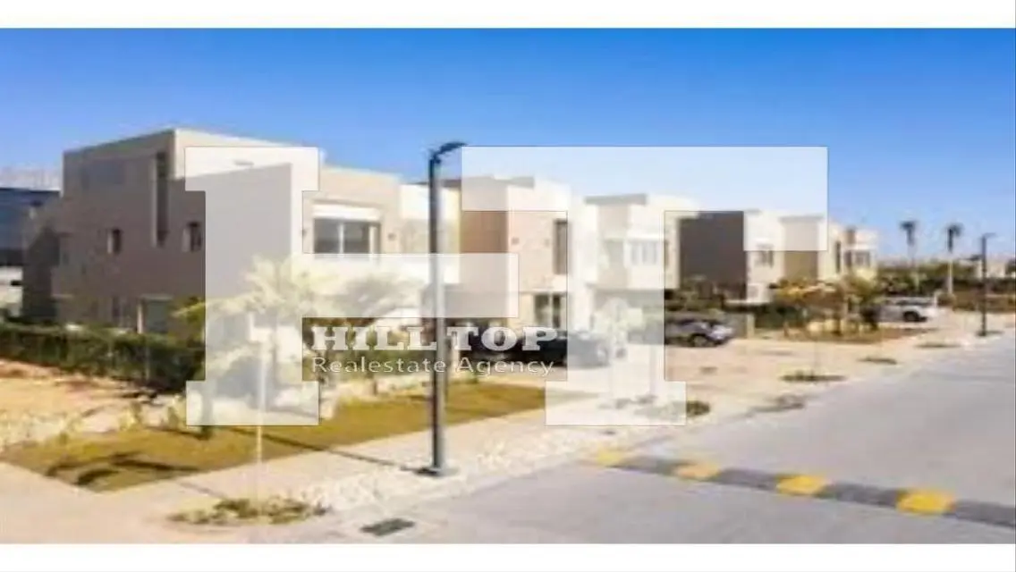 Family House For Sale At The Crown Palm Hills