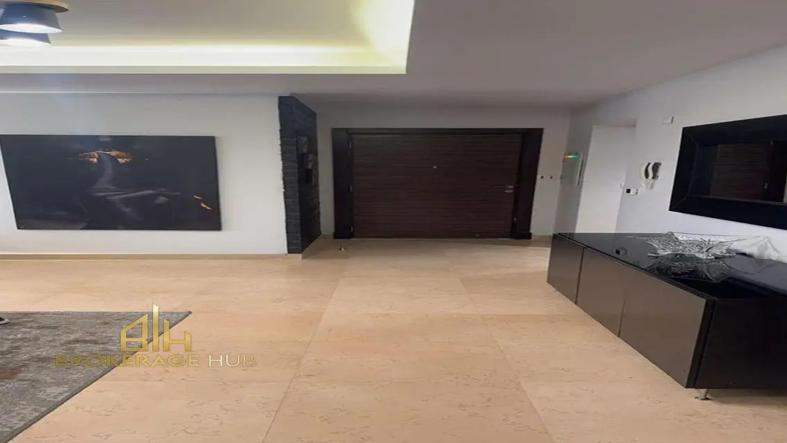 furnished Apartment 196 SQM for rent in CFC