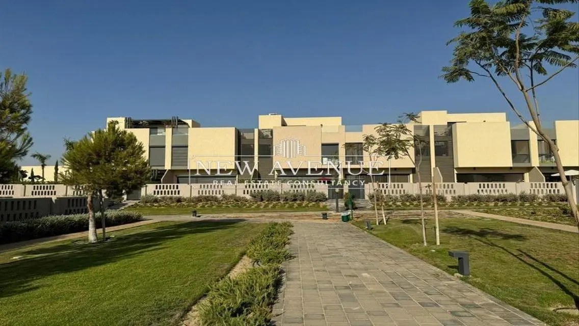 Under market price Townhouse middle in AL BUROUJ