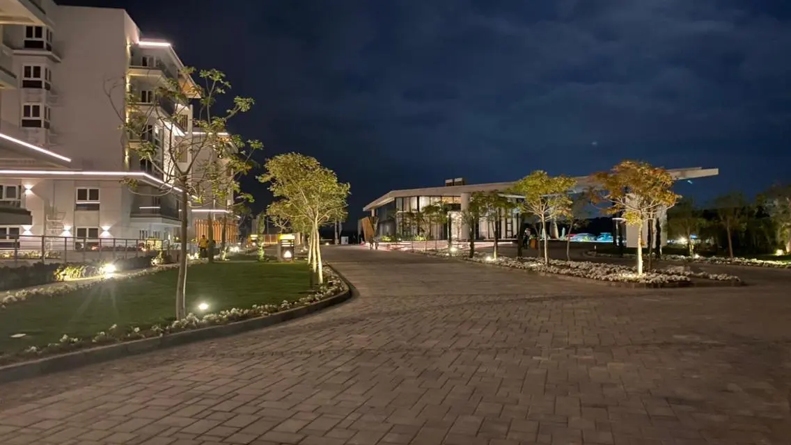 sky loft for sale with prime location in club park
