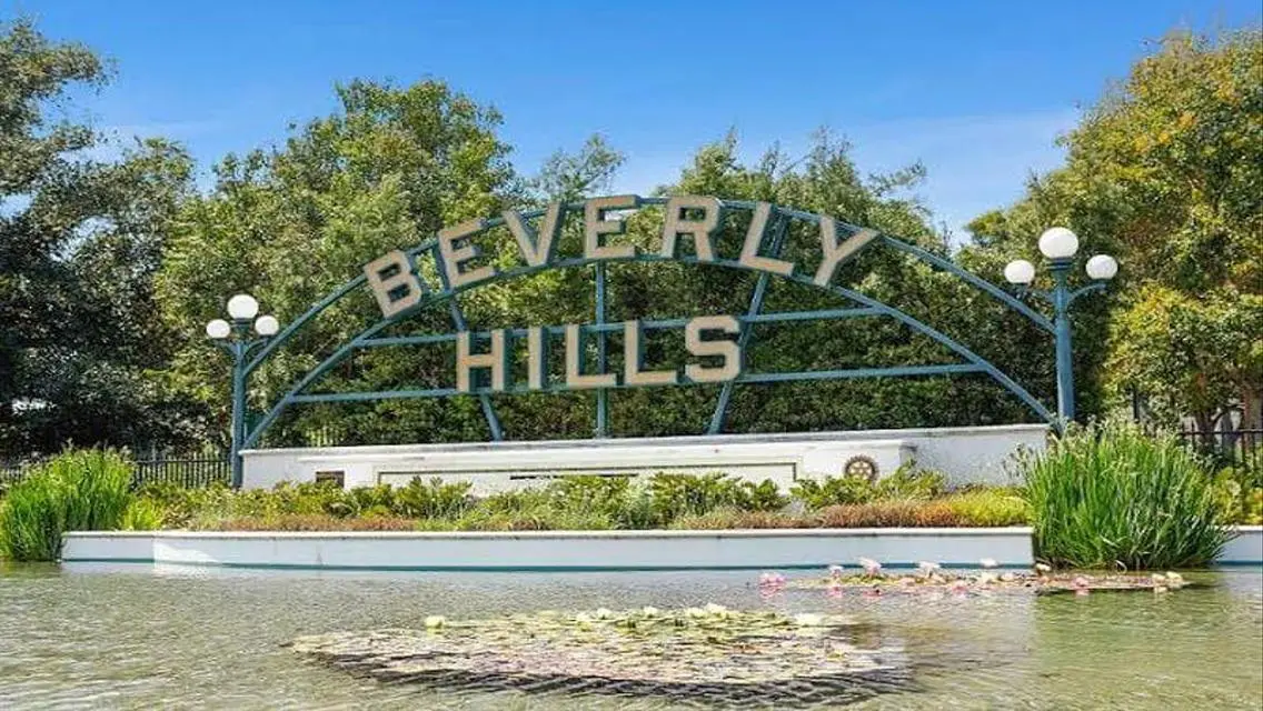 Apartment With a garden in 6 West Beverly Hills