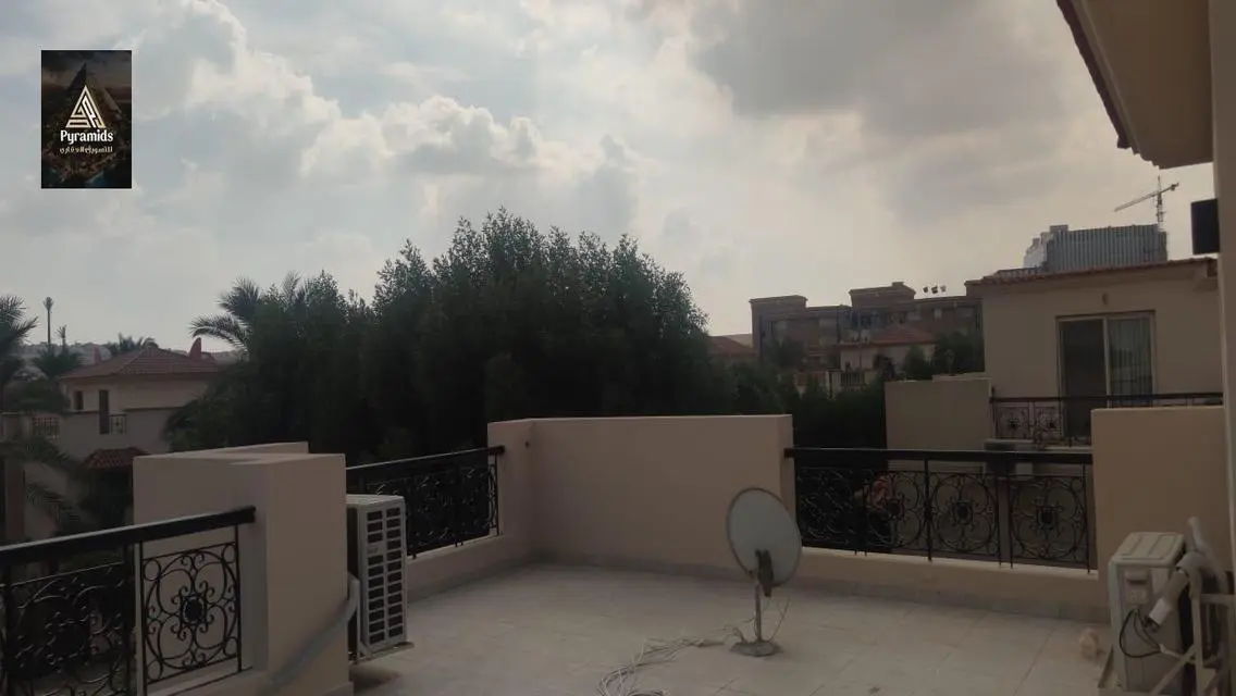 فيلا للبيع في الشيخ زايد .