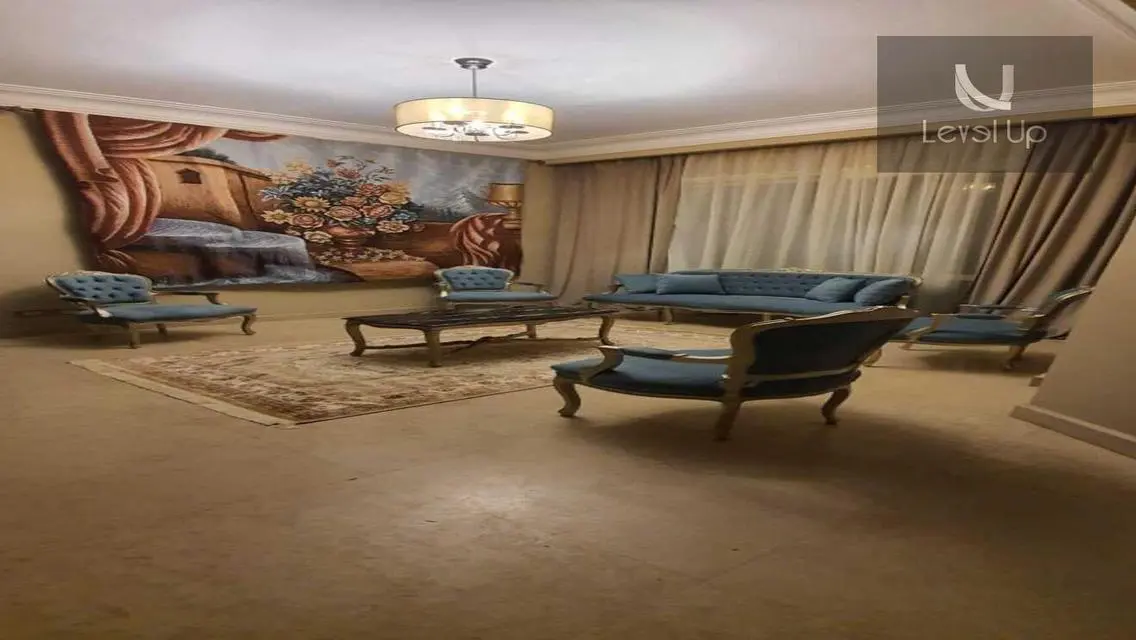 توين هاوس للبيع مساحات مميزة بالفرش في الباتيو 1