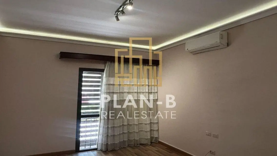 For rent ground floor apartment in Westown