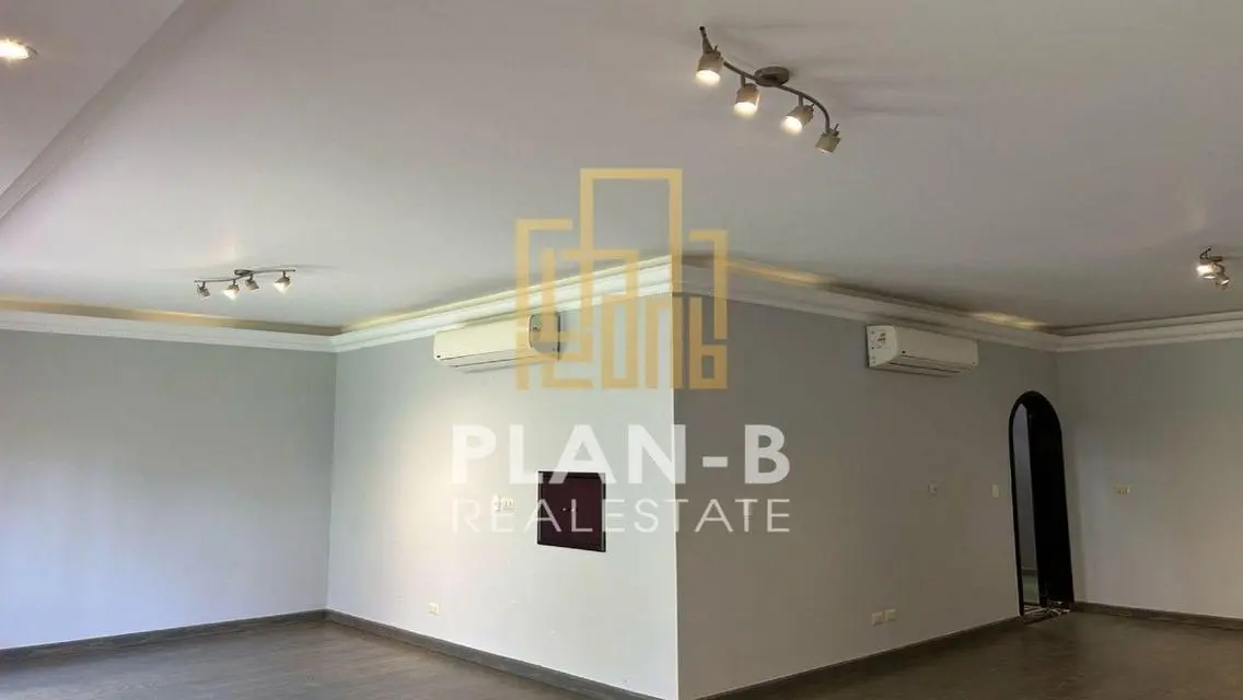 For rent ground floor apartment in Westown