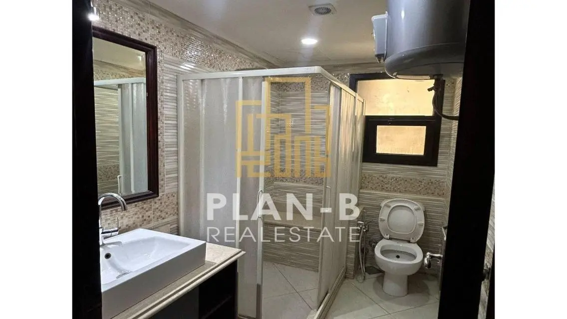 For rent ground floor apartment in Westown