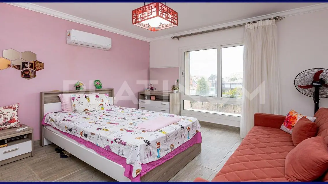 Luxurious Apartment in the Heart of the City, 220 sqm