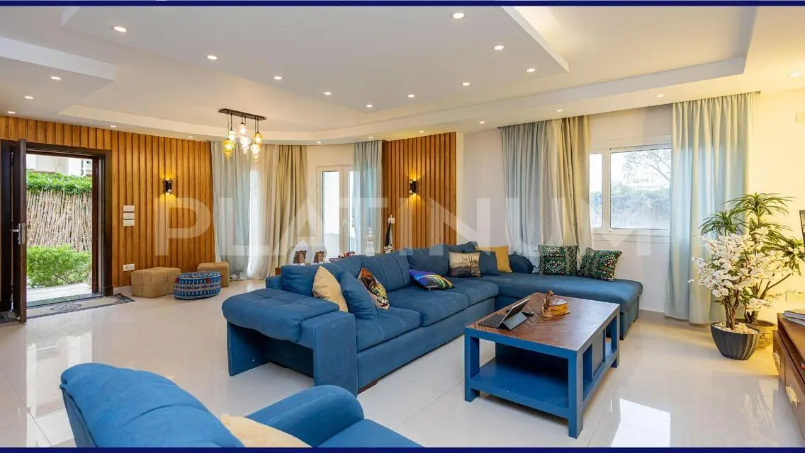 Luxurious Apartment in the Heart of the City, 220 sqm