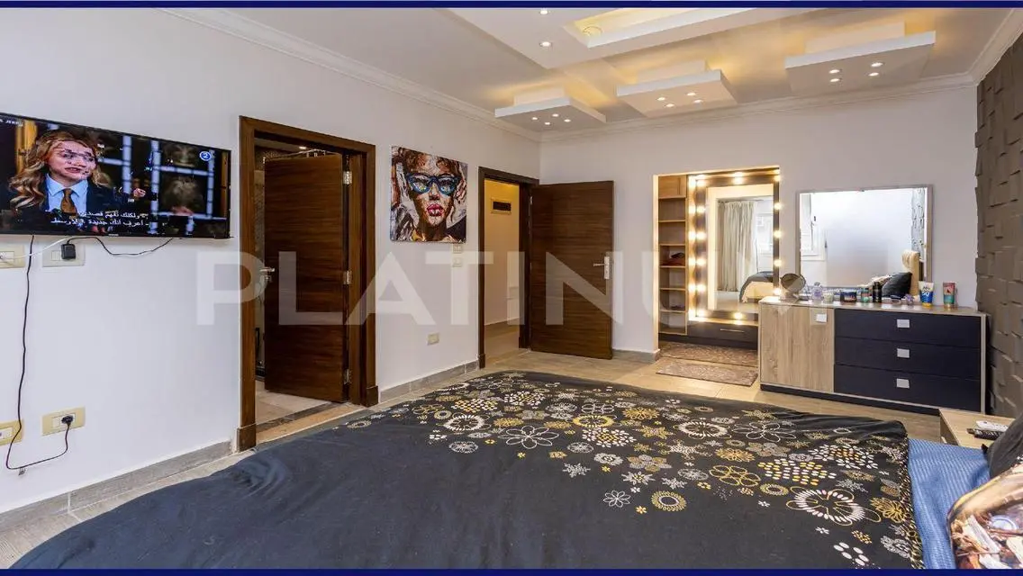 Luxurious Apartment in the Heart of the City, 220 sqm