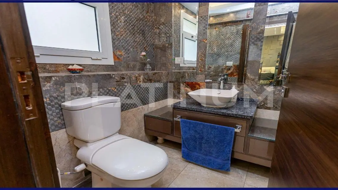 Luxurious Apartment in the Heart of the City, 220 sqm