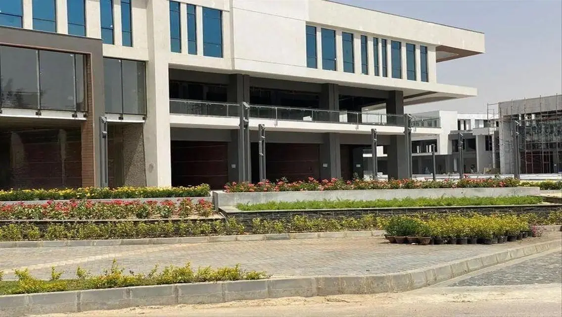 Duplex retail 200m + 20m outdoor ready to move