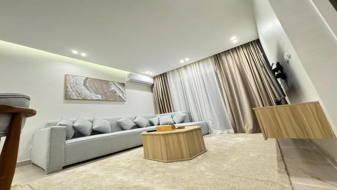 Cozy Fully Furnished Apartment Near T Services