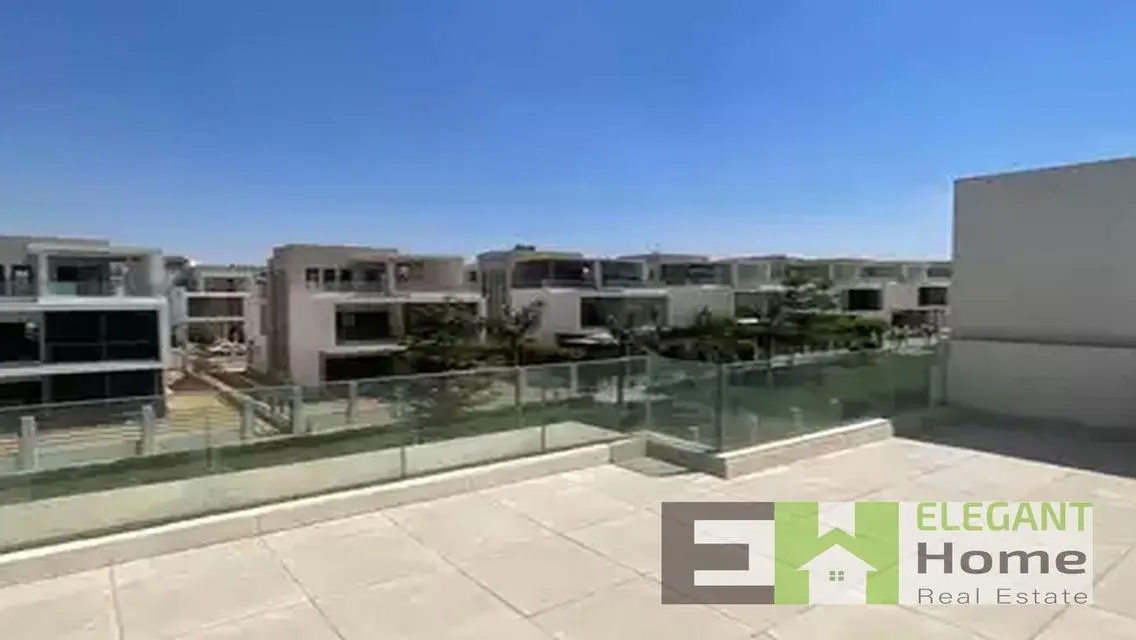 Luxury town house - best location in Fifth square