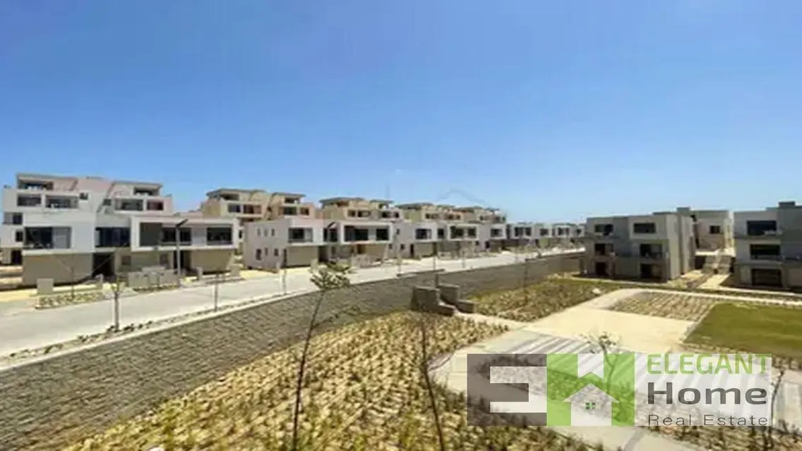 Luxury town house - best location in Fifth square
