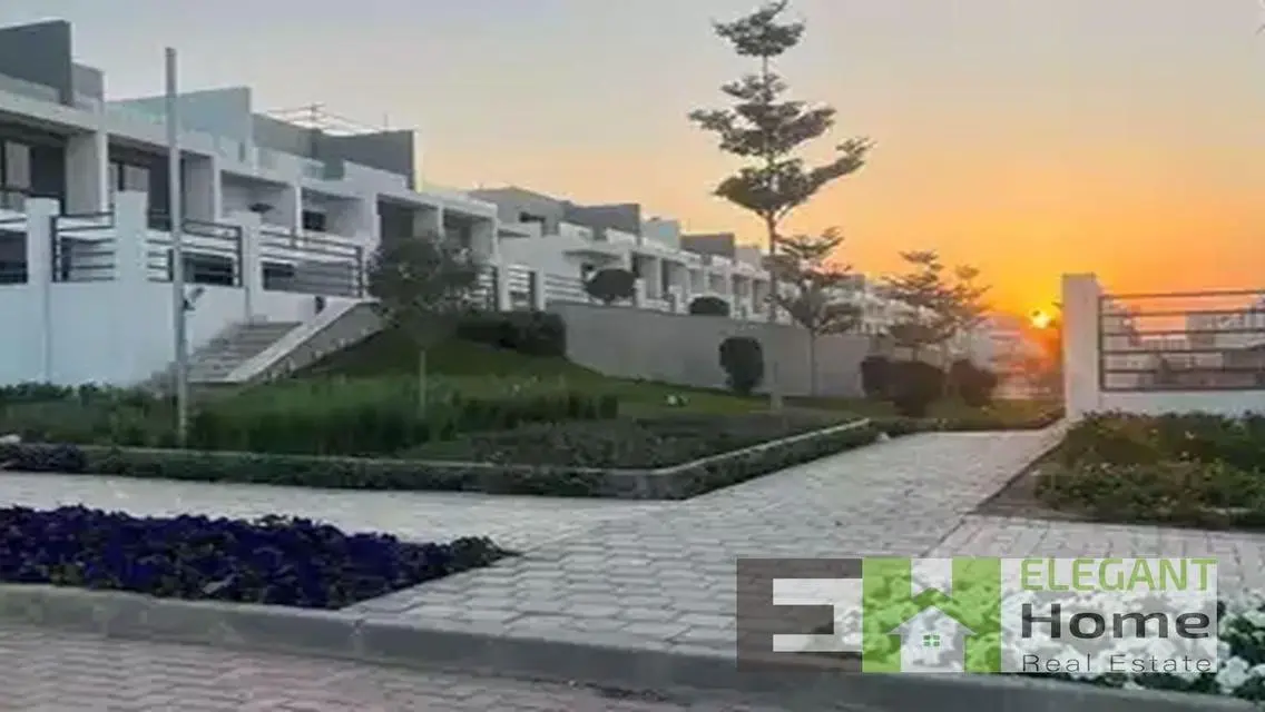 Luxury town house - best location in Fifth square