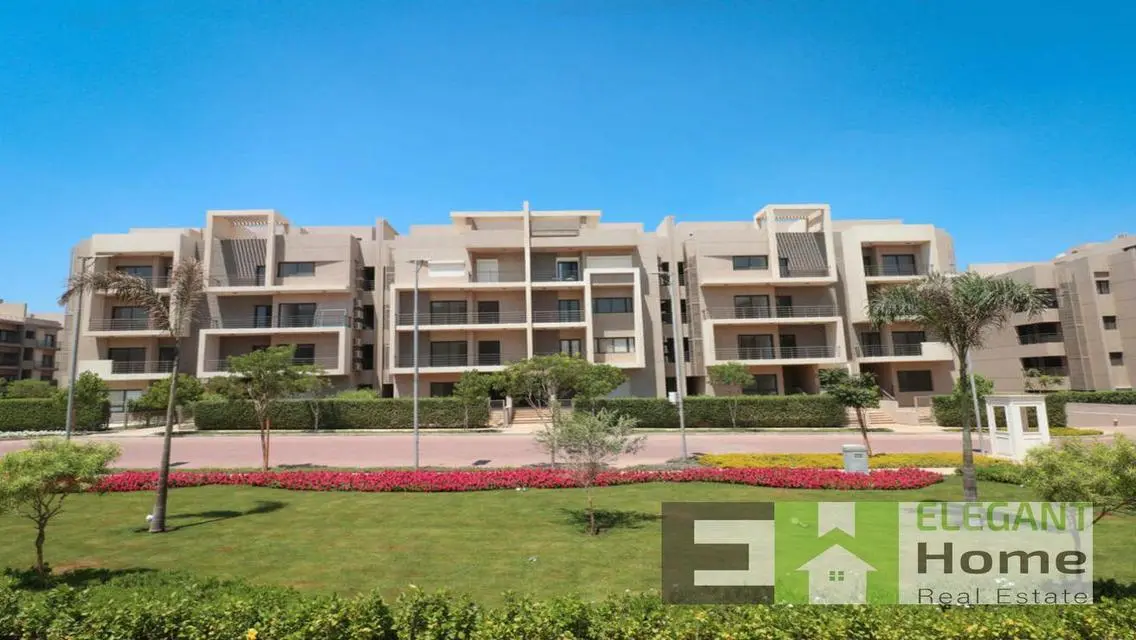 Luxury town house - best location in Fifth square