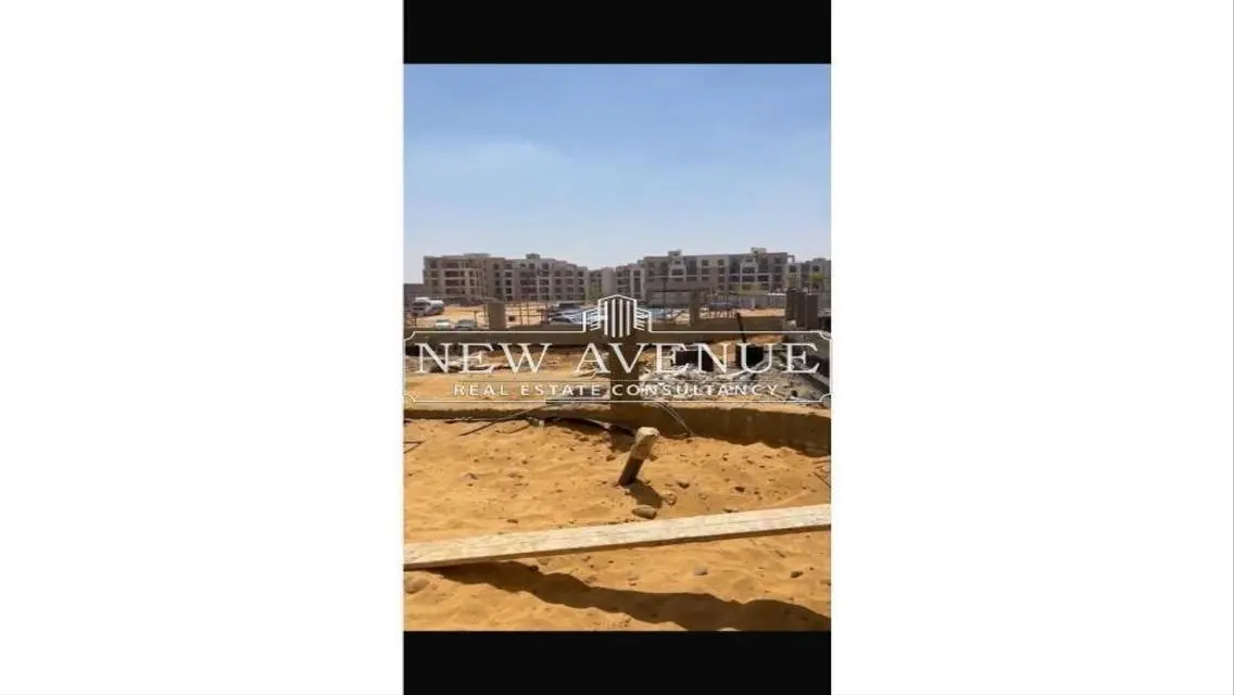 شقة دور ارضي للبيع في كمبوند ديستريكت 5 افضل موقع