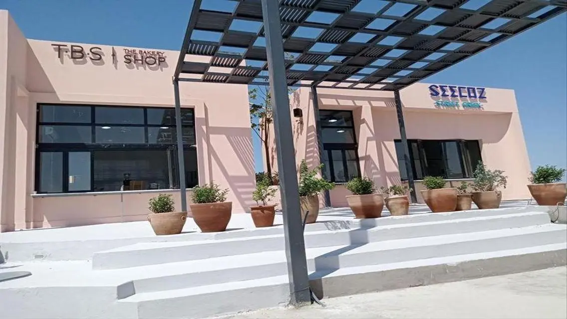 شاليه ريسيل فى زهرة الساحل الشمالى بتراس مميز