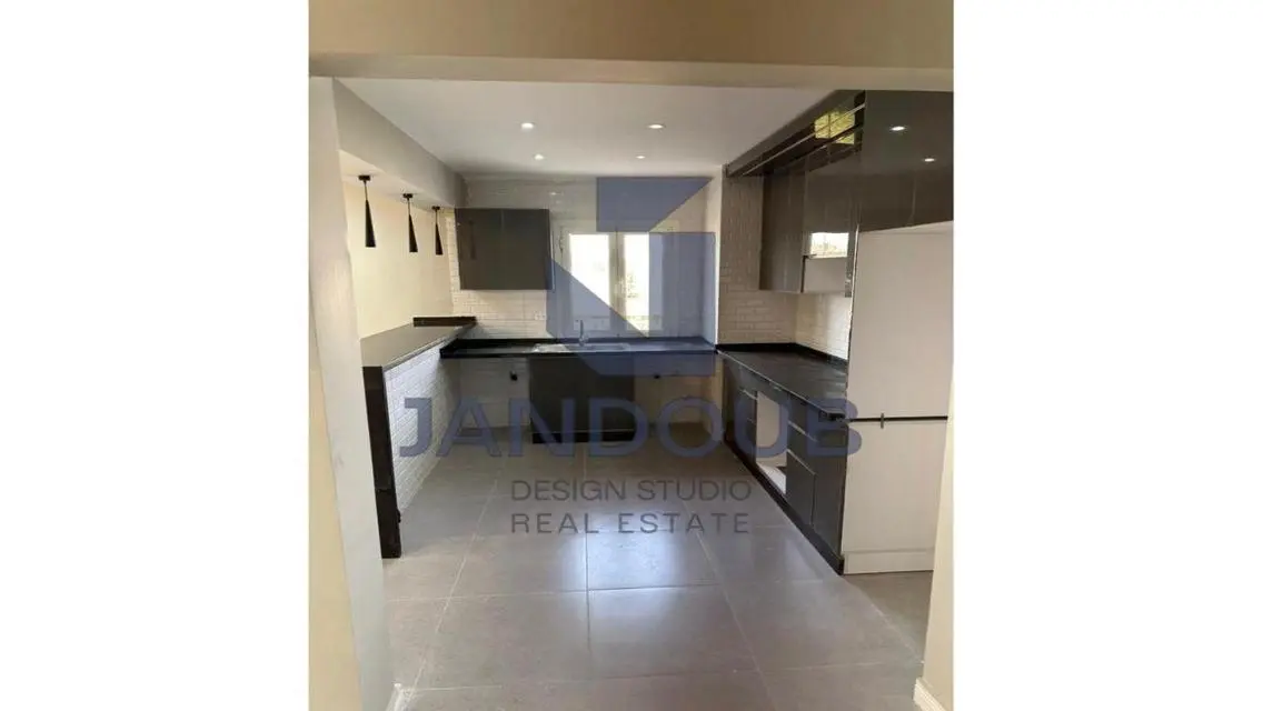 Luxurious Villa for Sale with Extensive Design and Space