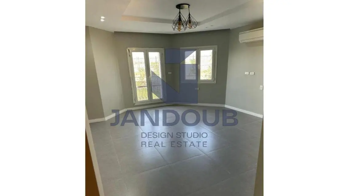 Luxurious Villa for Sale with Extensive Design and Space